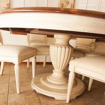 Vintage Pedestal dinging table with 6 chairs