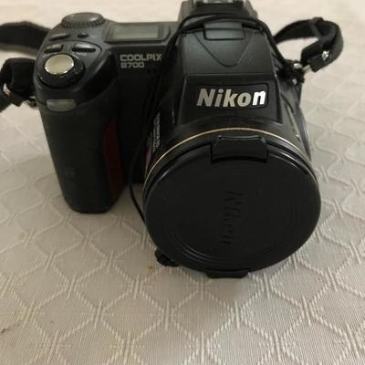             Nikon 8700 Digital Camera
                               75.â€”