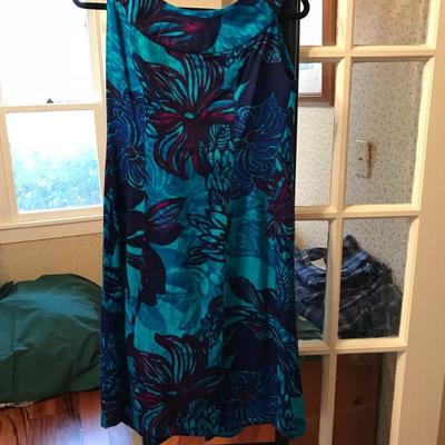       1960â€™s Hawaiian Print Dress. (30â€ waist)
                                 57.â€”