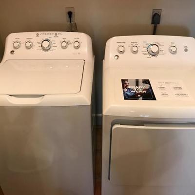               GE Washer & Dryer LIKE NEW
                            330.â€” (each)
                        