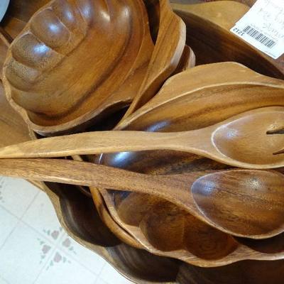 Vintage monkey pod salad bowls from Philippines