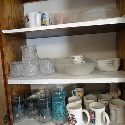 Lot of cups/ saucers