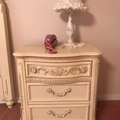 Set of night stands 26 t x 24 .5 w 