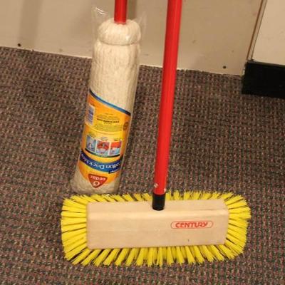 Deck Brush and mop set
