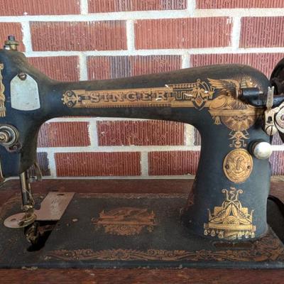 1920's Treadle Antique Singer Sewing machine 