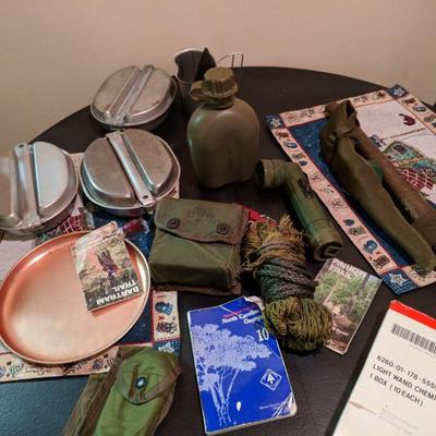 Vintage US Army items 