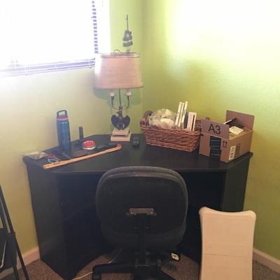 Corner desk and chair 