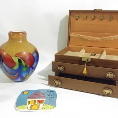  Vintage Jewelry Box, Magsamen Plaque and Vasehttp://www.ctonlineauctions.com/detail.asp?id=671815
