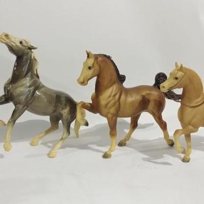  Horse Figurines  http://www.ctonlineauctions.com/detail.asp?id=671765