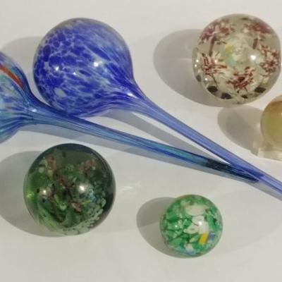 Collection of Decorative Glass & Stone Egg http://www.ctonlineauctions.com/detail.asp?id=671731