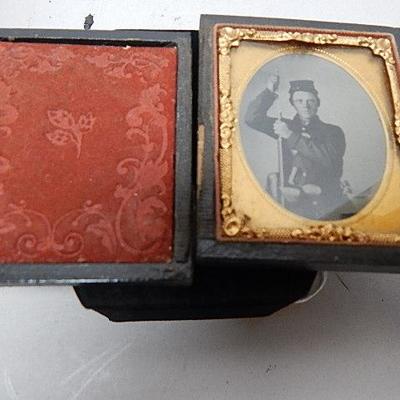 Civil War Union Soldier w/Rifle Tintype