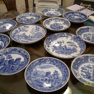 There are 12 Spode Bowl/plates, 2 Large and 10 Medium size.