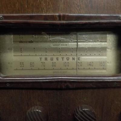 Antiuqe Radio and record player (TRUETONE)