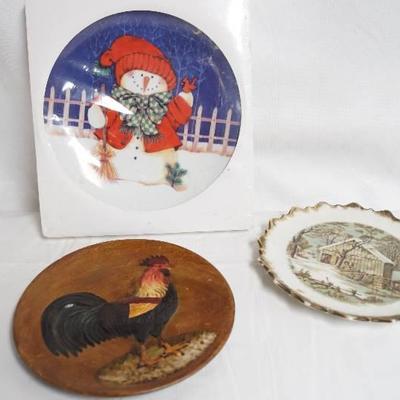 Assortment of 3 Piece Decorative Plates- All In Gr ...