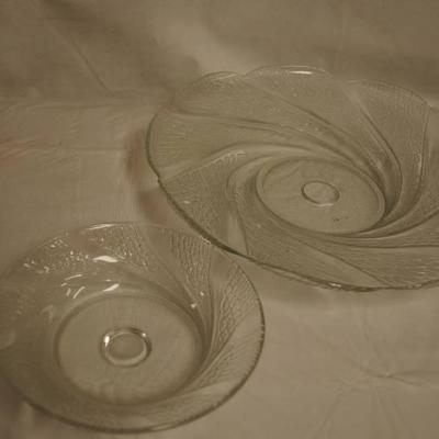 Pretty Glass Platter with Stand (2 Pieces) w/ ori ...