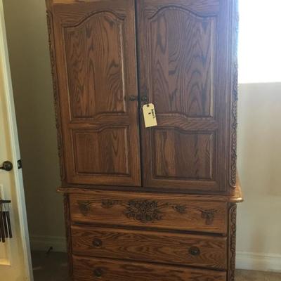 Better picture of armoire $150’