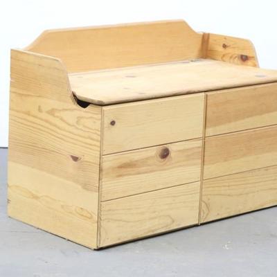 Pine Toy Box Bench. 
