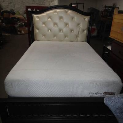 Bed with Miracle Foam Mattress