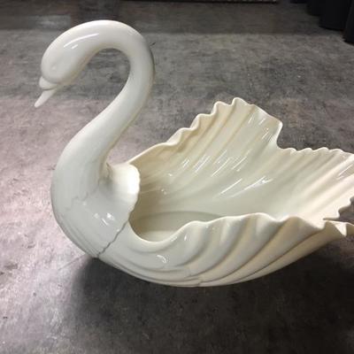 Lenox swan