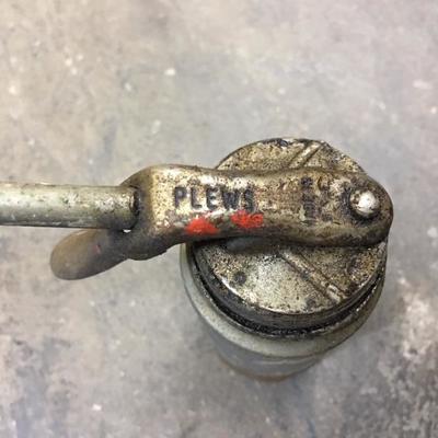 Oil can