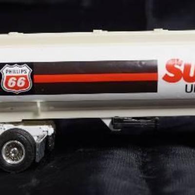 ERTL - Die Cast Replica - 1/64 MACK Ultra-Liner w/ ...