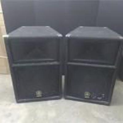 Pair of Yamaha S112V Speakers