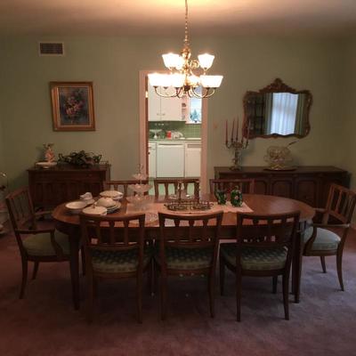 Drexel dining table with 8 chairs, leaf and pads