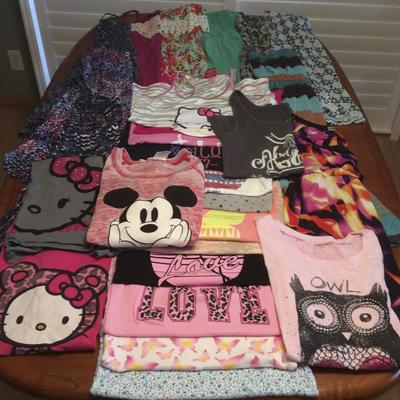 JYR033 Young Women's Jr. Clothing Volcom, Hello Kitty & More
