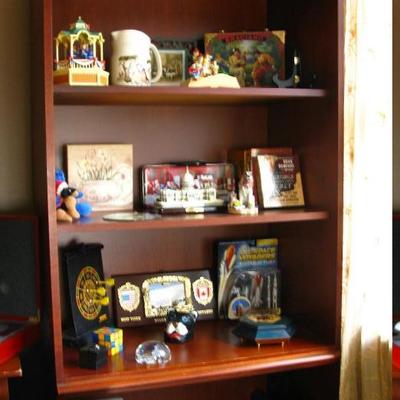 Disney music boxes and more. Cherry book case
BUY IT NOW $ 65.00