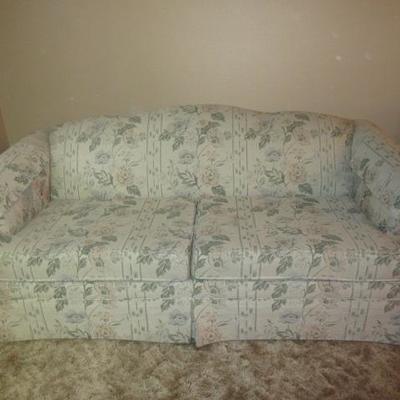 Lovely floral love seat
