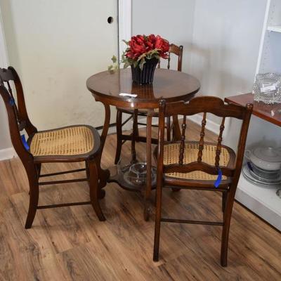 wood table/chairs