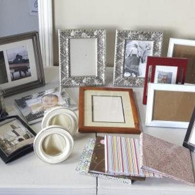 DWT075 Large Lot of Photo Frames and Holders
