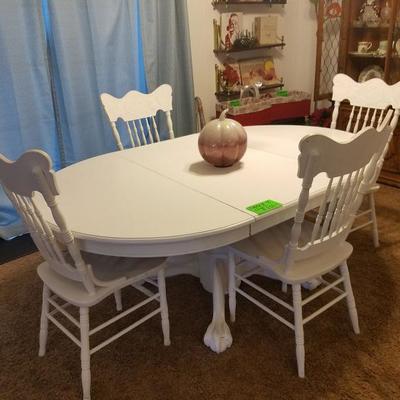 White Painted Clawfoot Wood Table & 4 Chairs $250