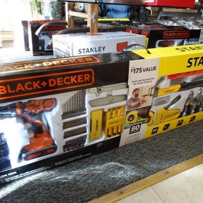 Black and Decker & Stanley combo kit. 80pc include ...