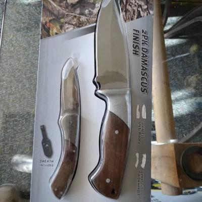 2 pack Damascus finish knife set by mossy oak.