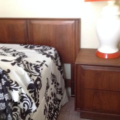 King head board and pair of night tables and retro lamps
