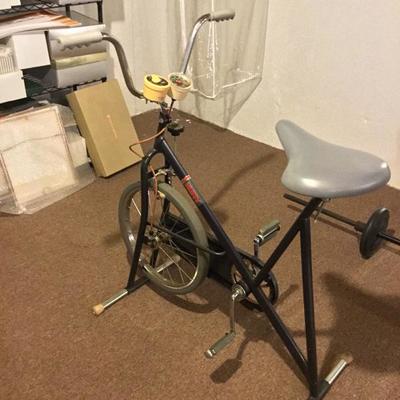  Vintage huffy  stationary  bicycle 
