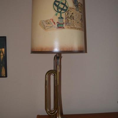 Bugle lamp