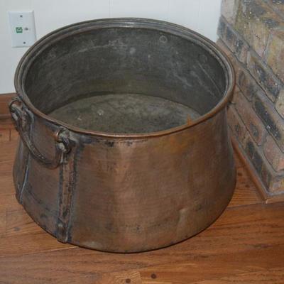 Antique large copper pot -- perfect for firewood
