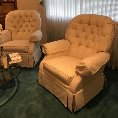 Ethan Allen Sofa and 2 matching swivel club chairs