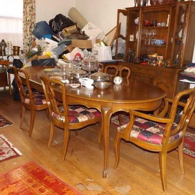 Queen Anne Dining Table Set with 6 Chairs & 2 leaves