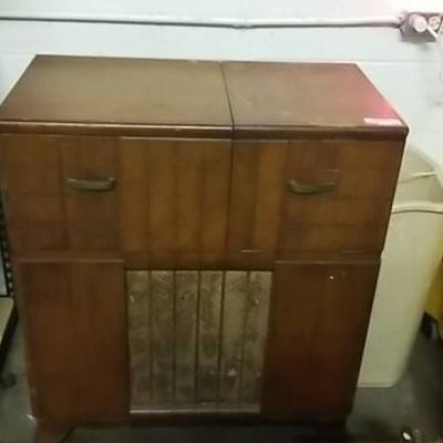 Antique Victor Radio- Refub or Parts- Awesome Pie ...