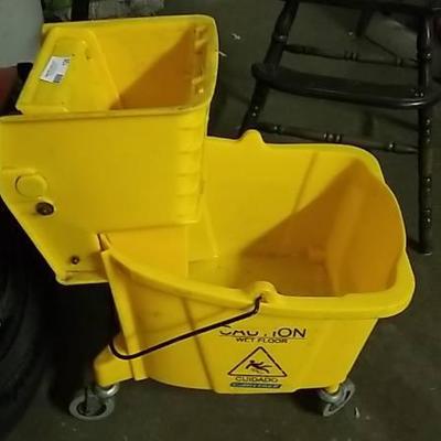 Commercial Mop Bucket With Wringer
