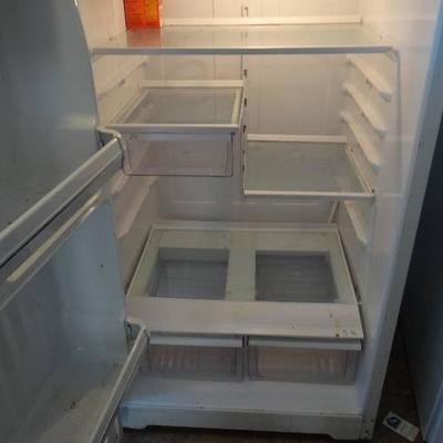 GE Refrigerator/Freezer w/ice maker.