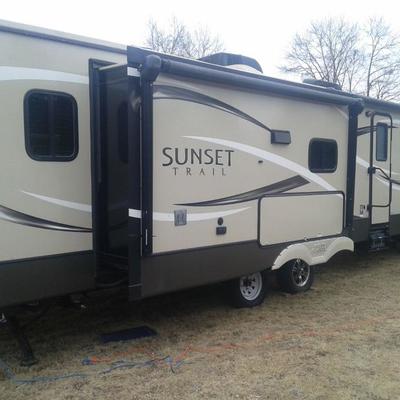 2015 CrossRoads Sunset Trail Reserve 32RL Travel Trailer. More pictures at the end of photo album. 