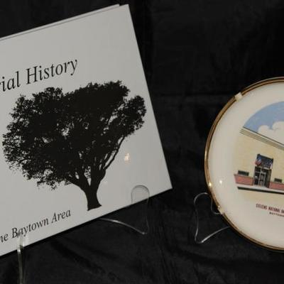 Pictorial History of the Baytown Area by Gary Dobson 1995 and Citizens National Bank 6" Porcelain Ashtray