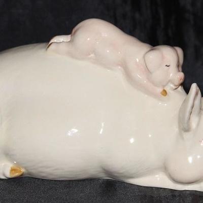 Beswick England Bone China Pig w/Piglet Figurine 