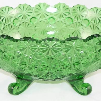Daisy and Button 3-Toed Large Oval Green Bowl