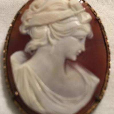 Antique 900 (22K Gold) Hand Carved Cameo