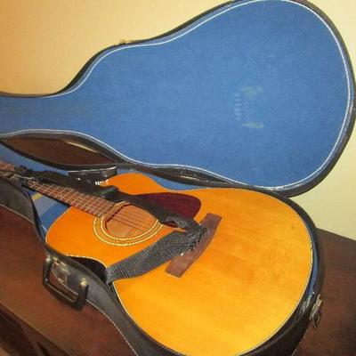 Yamaha FG-110 Acoustic Guitar with Case
